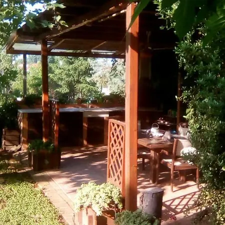 Вилла Fantastic House With Garden *