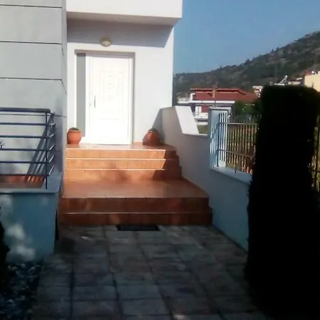 Вилла Fantastic House With Garden *