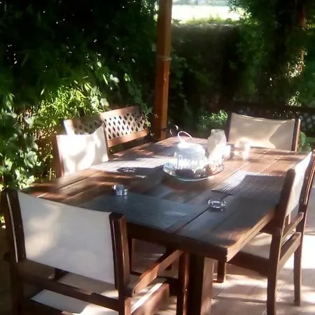 Fantastic House With Garden *